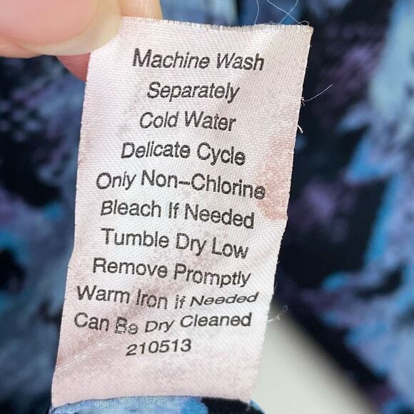 Cabi #609 Blue & Black Python Snakeskin Print Long Sleeve Button Up Shirt Size M - Picture 5 of 5